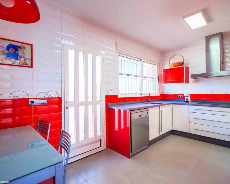 Chalet de 3 habitaciones en Los Balcones en venta con piscina garaje - 380.000 € (Ref: 8131752)