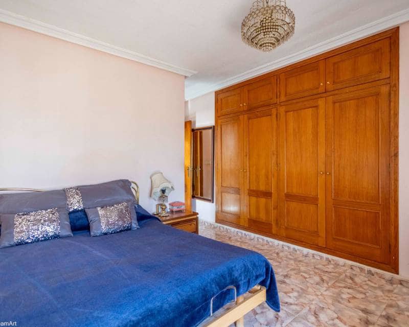 4 bedroom Villa for sale in Orihuela Costa with garage - € 850,000 (Ref: 8145874)