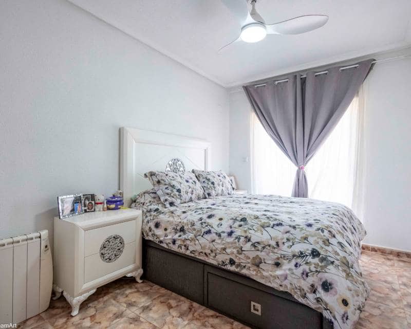 4 bedroom Villa for sale in Orihuela Costa with garage - € 850,000 (Ref: 8145874)