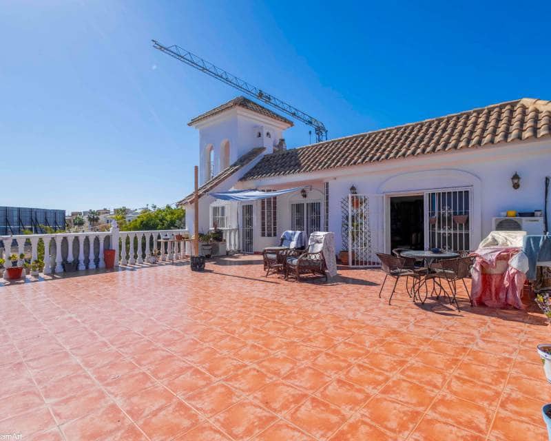 4 bedroom Villa for sale in Orihuela Costa with garage - € 850,000 (Ref: 8145874)