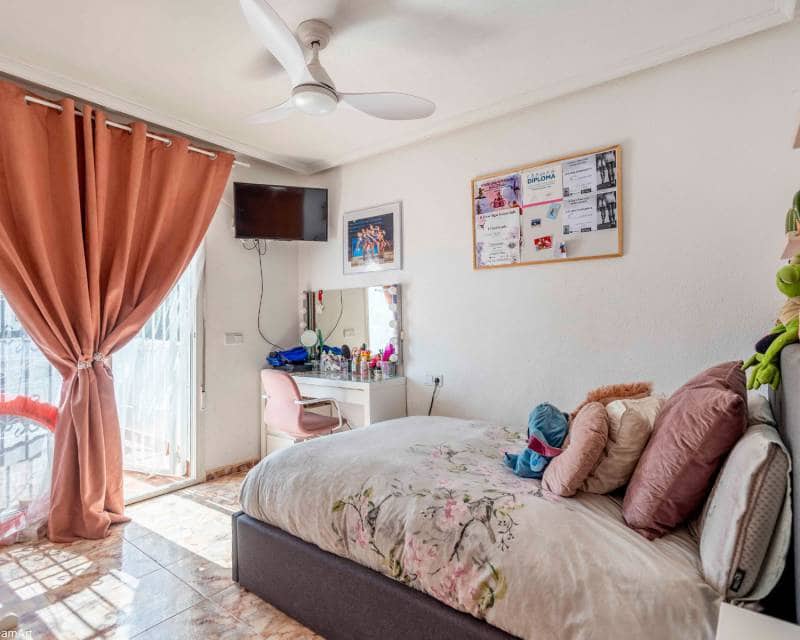 4 bedroom Villa for sale in Orihuela Costa with garage - € 850,000 (Ref: 8145874)