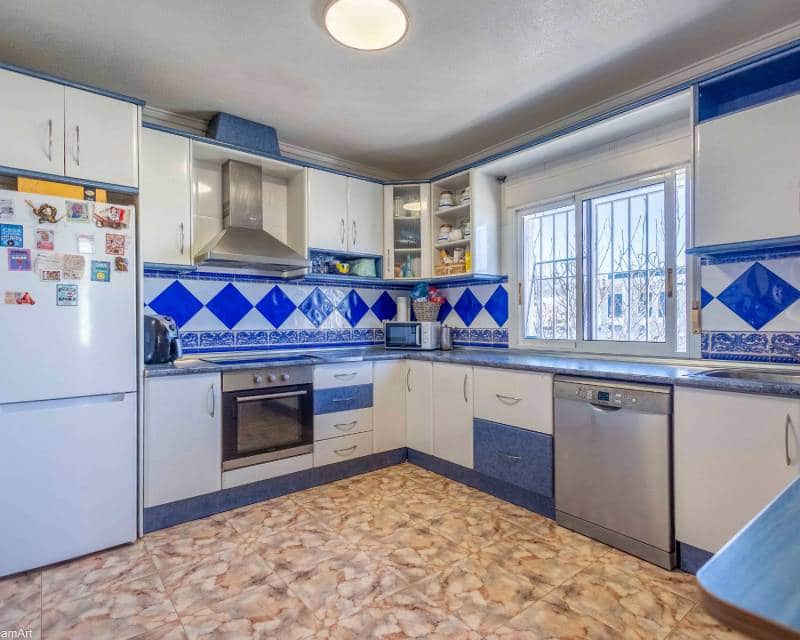 4 bedroom Villa for sale in Orihuela Costa with garage - € 850,000 (Ref: 8145874)