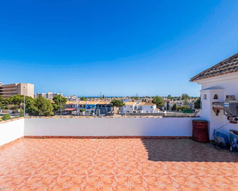 4 bedroom Villa for sale in Orihuela Costa with garage - € 850,000 (Ref: 8145874)