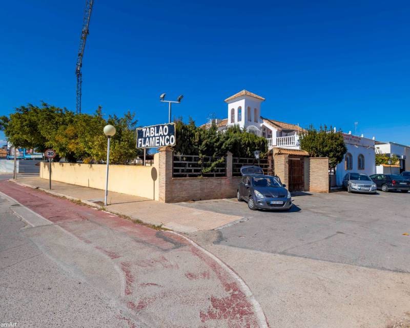 4 bedroom Villa for sale in Orihuela Costa with garage - € 850,000 (Ref: 8145874)