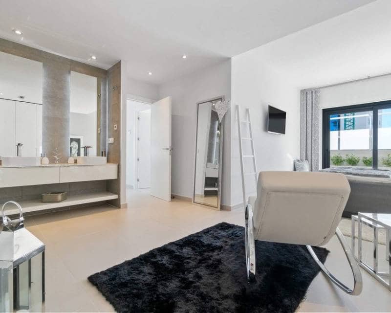 3 soveværelse Villa til salg i Orihuela Costa med swimmingpool - € 1.250.000 (Ref: 8148083)