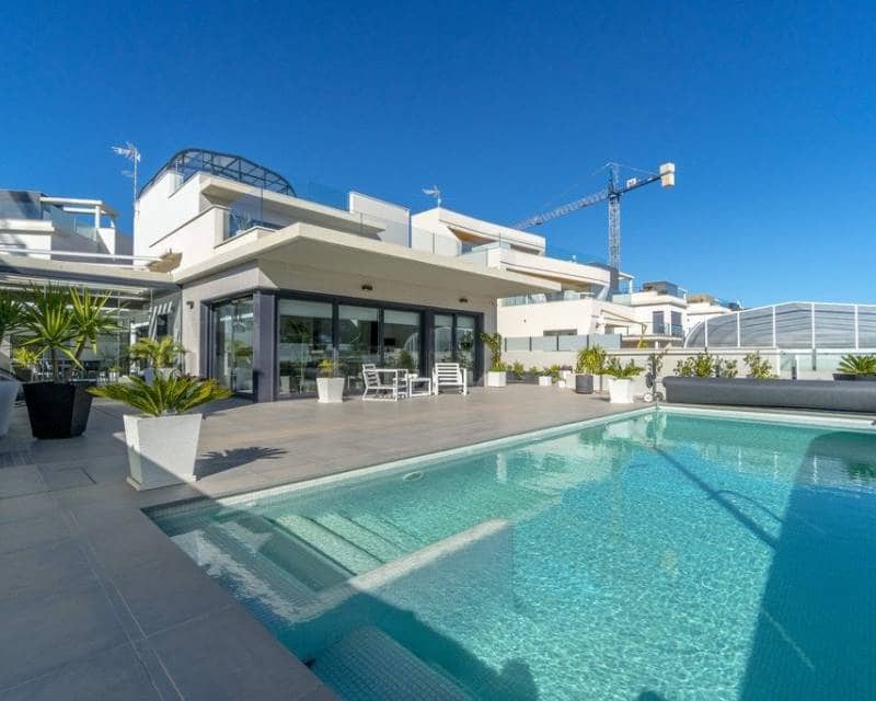 3 soveværelse Villa til salg i Orihuela Costa med swimmingpool - € 1.250.000 (Ref: 8148083)