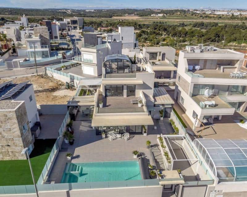3 soveværelse Villa til salg i Orihuela Costa med swimmingpool - € 1.250.000 (Ref: 8148083)