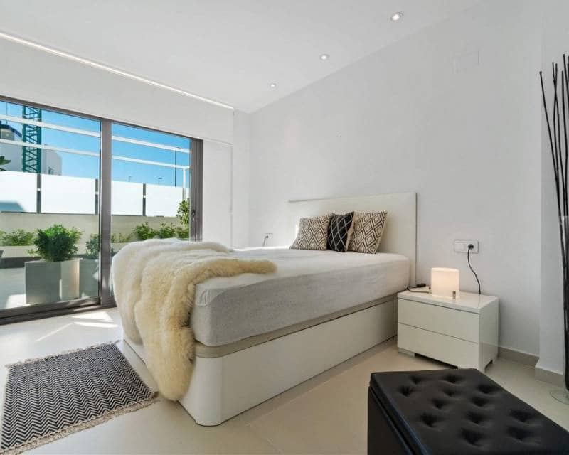 3 soveværelse Villa til salg i Orihuela Costa med swimmingpool - € 1.250.000 (Ref: 8148083)