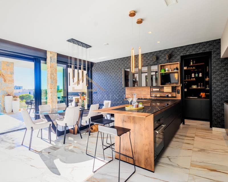 4 bedroom Villa for sale in Las Colinas Golf with pool garage - € 2,880,000 (Ref: 8148090)