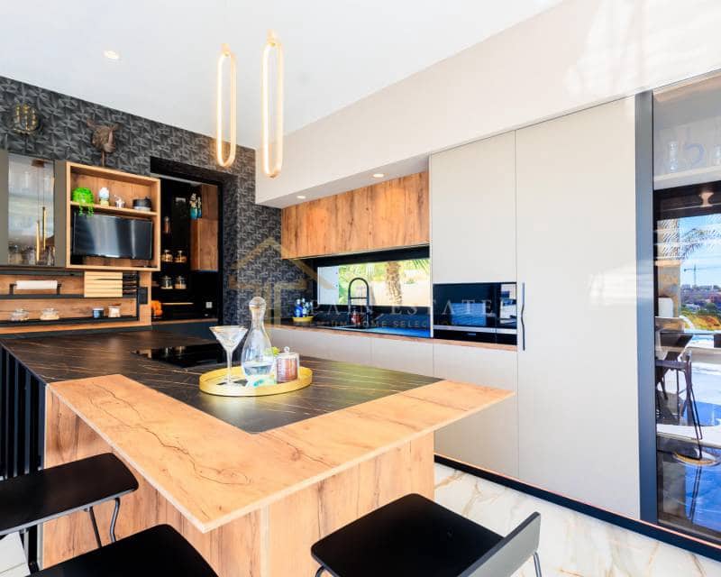 4 bedroom Villa for sale in Las Colinas Golf with pool garage - € 2,880,000 (Ref: 8148090)