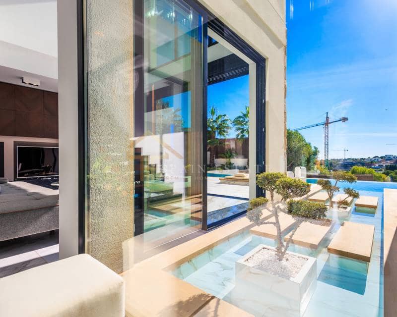 4 bedroom Villa for sale in Las Colinas Golf with pool garage - € 2,880,000 (Ref: 8148090)