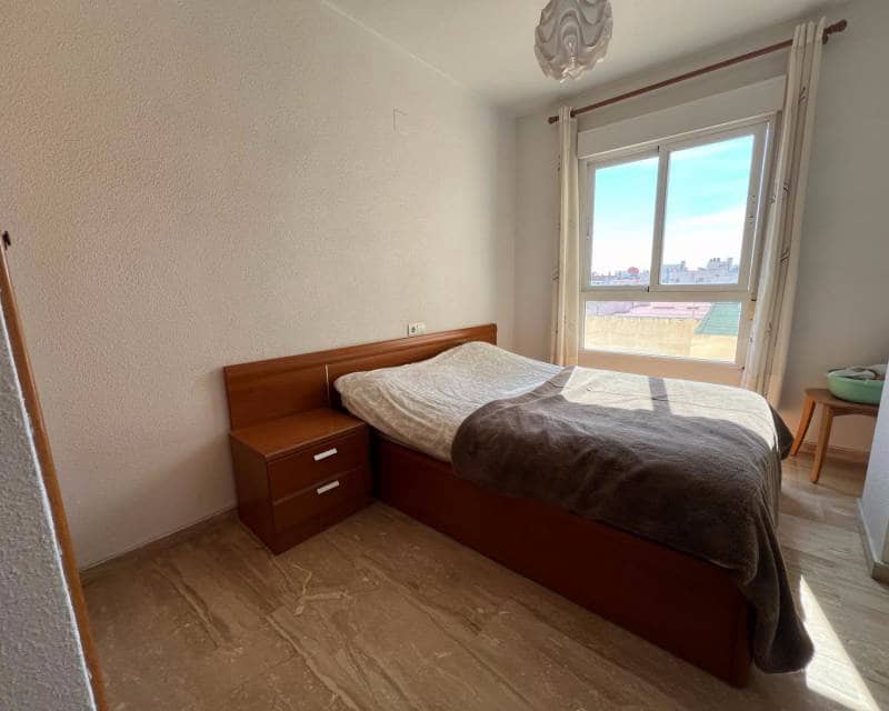 3 quarto Apartamento para arrendar em Alicante cidade com garagem - 1 300 € (Ref: 8168656)