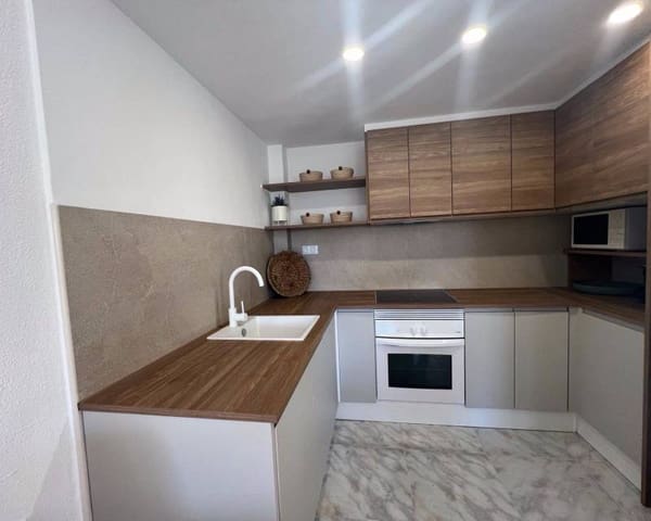 2 Zimmer Reihenhaus zu vermieten in El Chaparral - La Siesta - La Torreta, Torrevieja mit Pool - 800 € (Ref: 8231475)