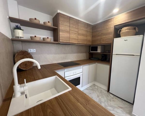 2 Zimmer Reihenhaus zu vermieten in El Chaparral - La Siesta - La Torreta, Torrevieja mit Pool - 800 € (Ref: 8231475)