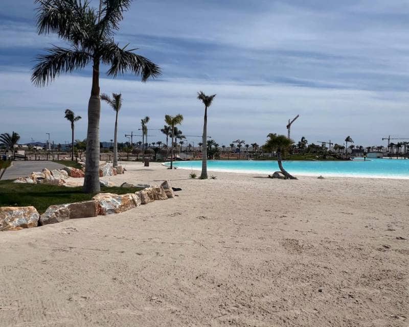 2 soveværelse Villa til leje i Los Alcazares med swimmingpool garage - € 2.000 (Ref: 8260852)