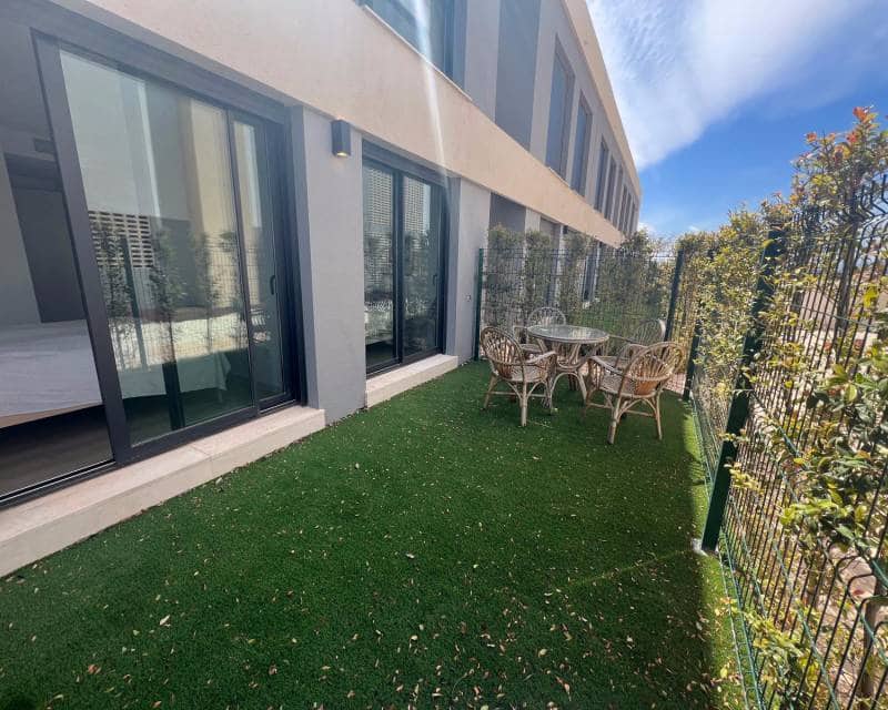 2 soveværelse Villa til leje i Los Alcazares med swimmingpool garage - € 2.000 (Ref: 8260852)