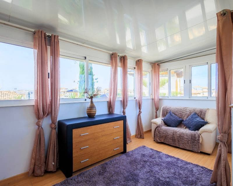 5 soveværelse Villa til salg i La Zenia med swimmingpool - € 399.000 (Ref: 8295249)