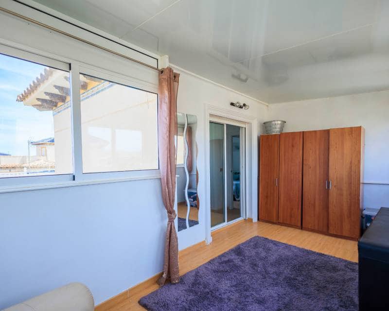 5 soveværelse Villa til salg i La Zenia med swimmingpool - € 399.000 (Ref: 8295249)