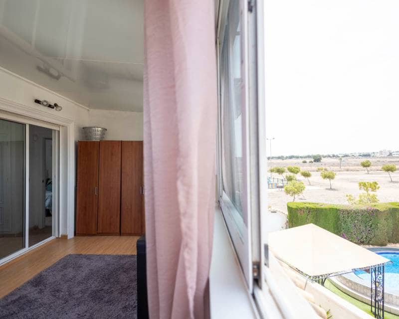 5 soveværelse Villa til salg i La Zenia med swimmingpool - € 399.000 (Ref: 8295249)