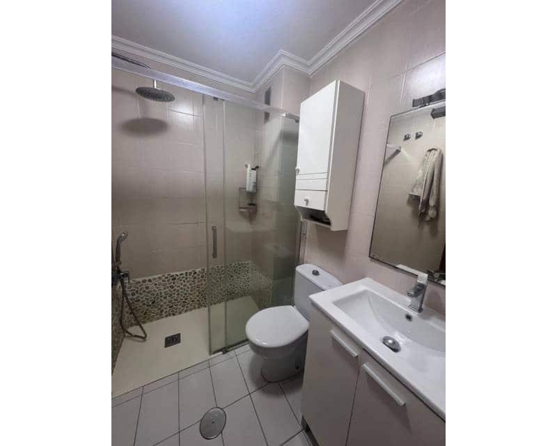 3 bedroom Apartment for rent in Torrevieja with garage - € 850 (Ref: 8499544)