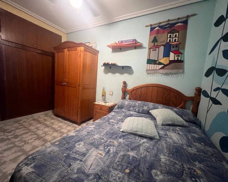 3 bedroom Apartment for rent in Torrevieja with garage - € 850 (Ref: 8499544)