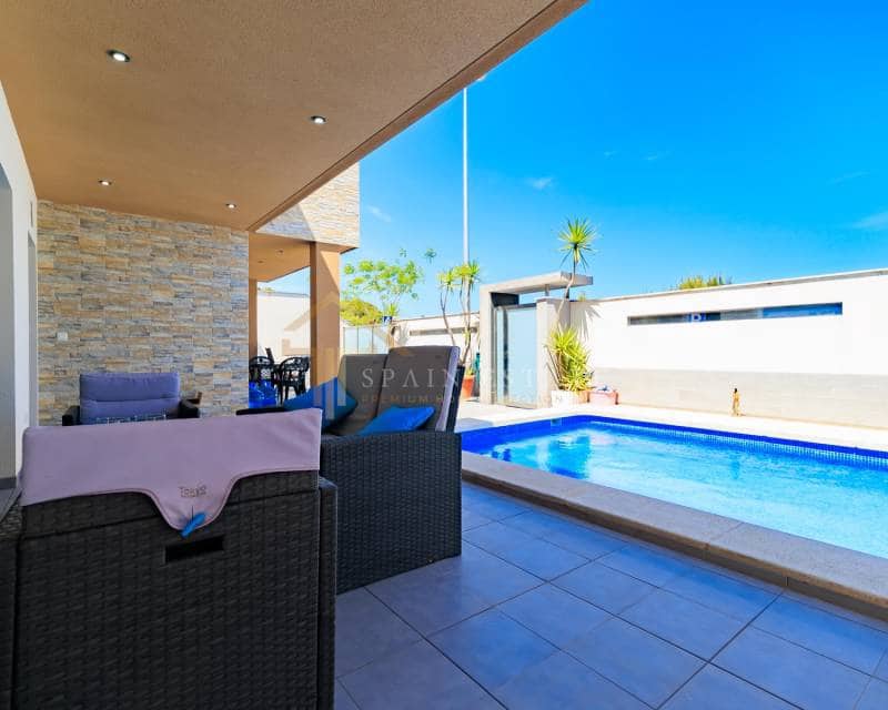 4 soverom Villa til leie i Pilar de la Horadada med svømmebasseng garasje - € 2 000 (Ref: 8504961)