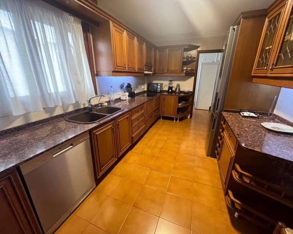 Appartement de 3 chambres à louer à Centro - Muelle Pesquero, Torrevieja - 1 250 € (Ref: 8504962)