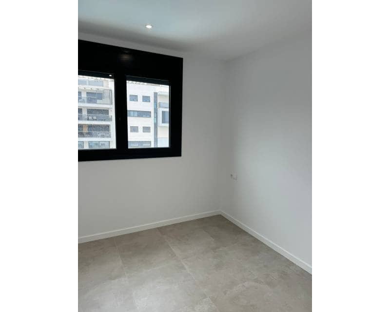 3 soverom Strandleiligheter til leie i Campoamor med svømmebasseng garasje - € 1 900 (Ref: 8548288)