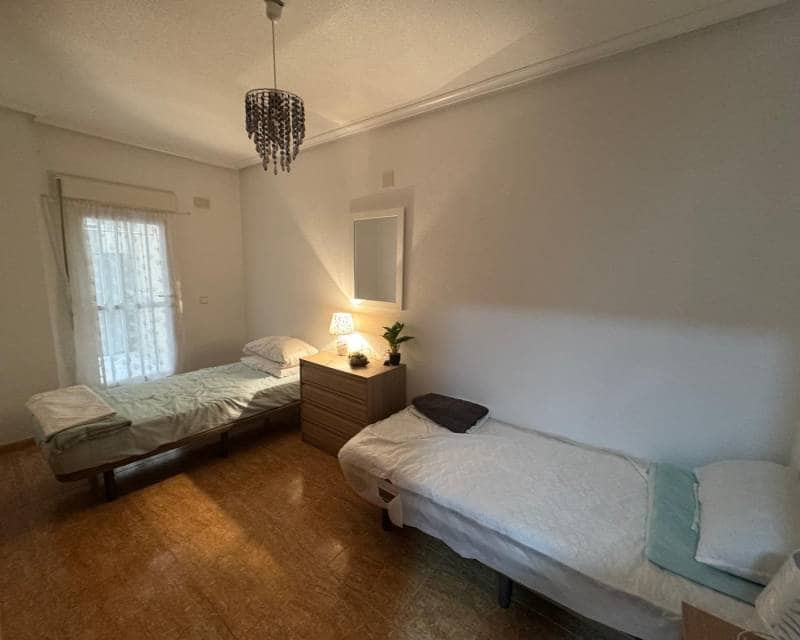 3 sypialnia Apartament do wynajęcia w Torrevieja - 950 € (Ref: 8577189)