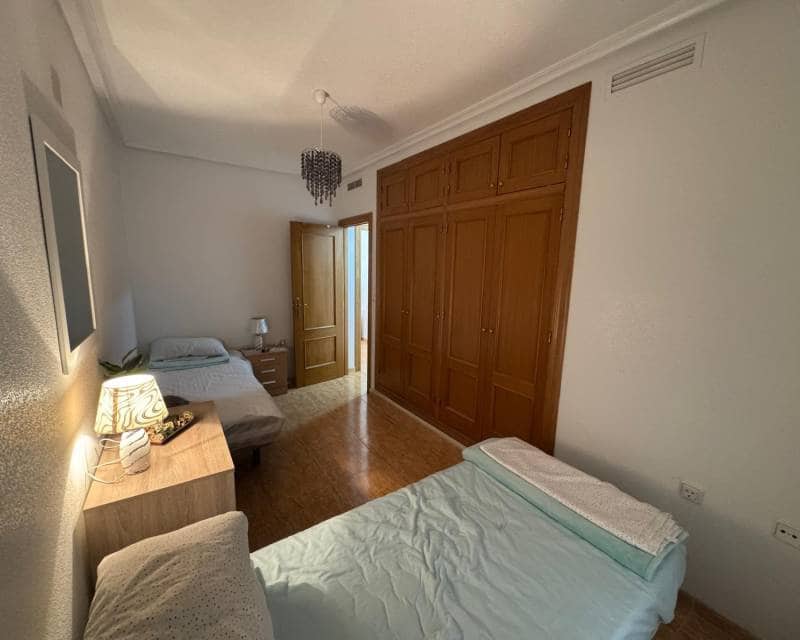 3 sypialnia Apartament do wynajęcia w Torrevieja - 950 € (Ref: 8577189)