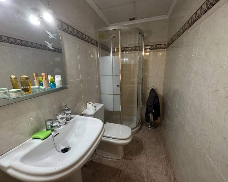 3 sypialnia Apartament do wynajęcia w Torrevieja - 950 € (Ref: 8577189)