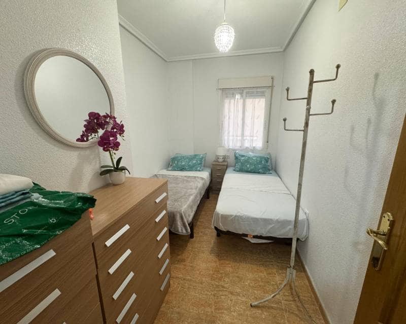 3 sypialnia Apartament do wynajęcia w Torrevieja - 950 € (Ref: 8577189)