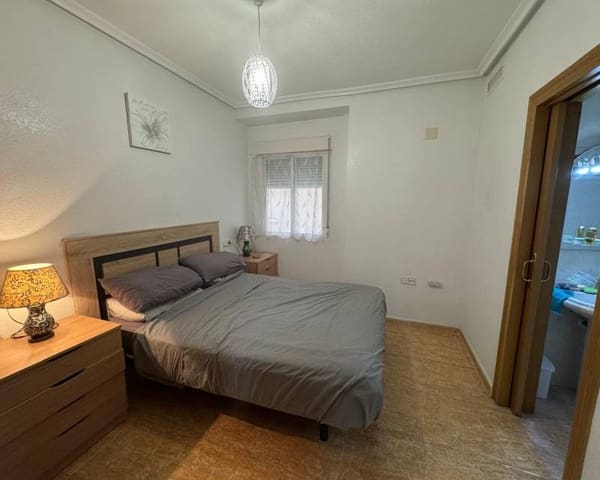 Appartement de 3 chambres à louer à Centro - Muelle Pesquero, Torrevieja - 950 € (Ref: 8577189)