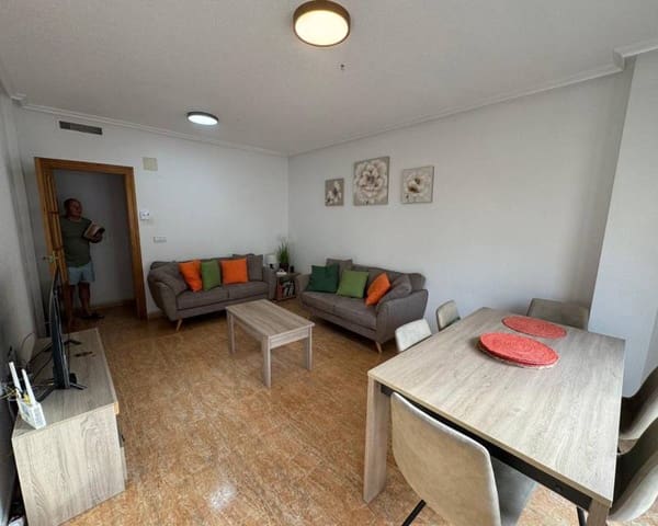 Appartement de 3 chambres à louer à Centro - Muelle Pesquero, Torrevieja - 950 € (Ref: 8577189)