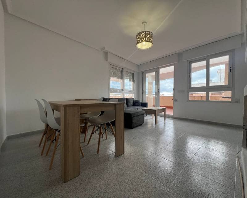 3 slaapkamer Penthouse te huur in Torrevieja - € 1.200 (Ref: 8607189)