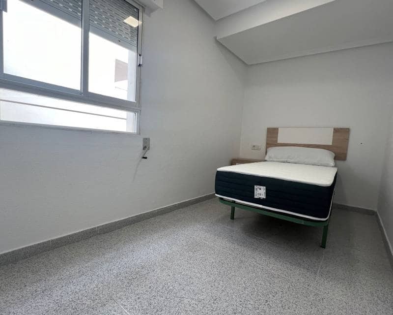 3 slaapkamer Penthouse te huur in Torrevieja - € 1.200 (Ref: 8607189)