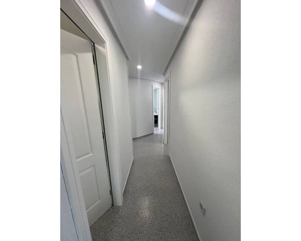 3 slaapkamer Penthouse te huur in Playa del Cura, Torrevieja - € 1.200 (Ref: 8607189)