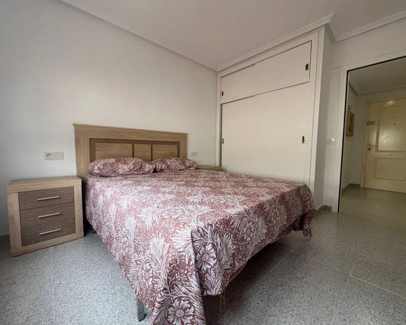 3 slaapkamer Penthouse te huur in Torrevieja - € 1.200 (Ref: 8607189)