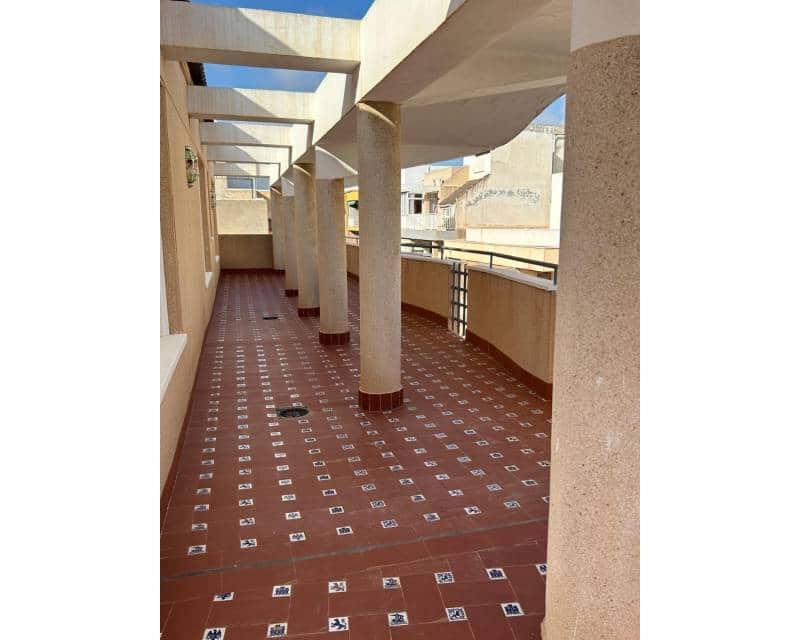 3 slaapkamer Penthouse te huur in Torrevieja - € 1.200 (Ref: 8607189)