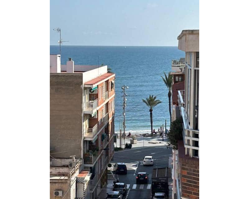 3 slaapkamer Penthouse te huur in Torrevieja - € 1.200 (Ref: 8607189)