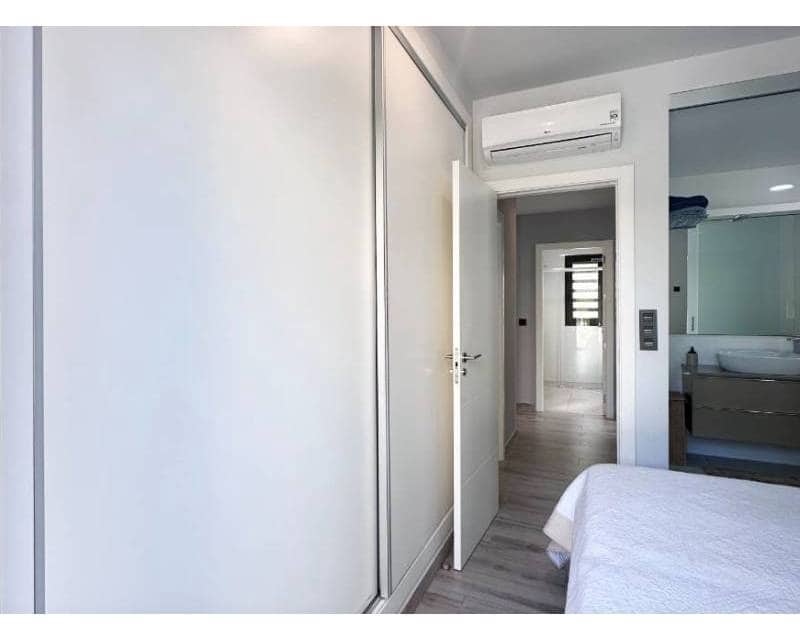 3 sypialnia Willa do wynajęcia w Orihuela Costa z basenem garażem - 2 300 € (Ref: 8611684)