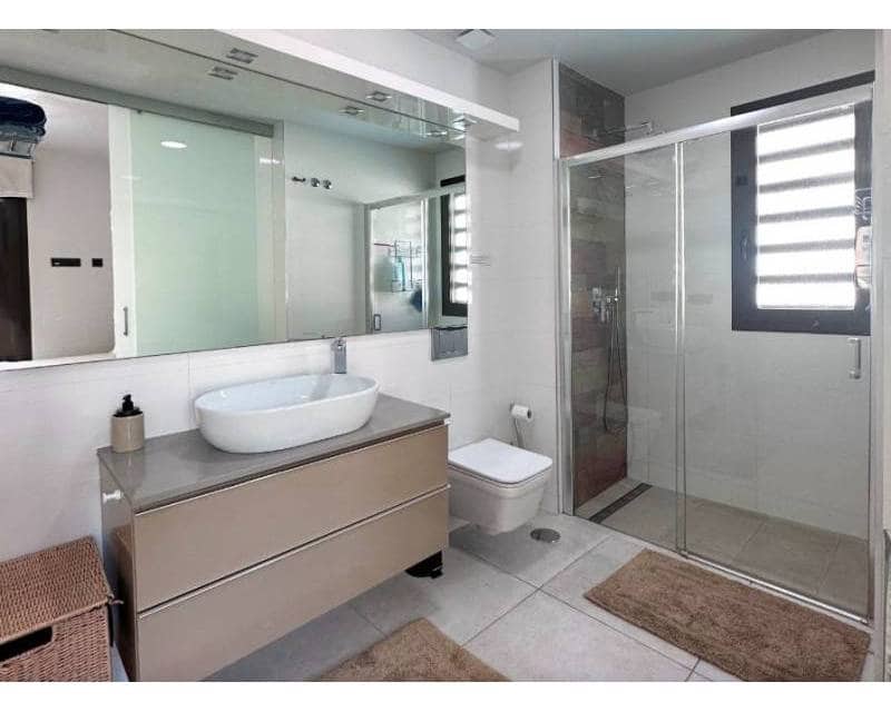 3 sypialnia Willa do wynajęcia w Orihuela Costa z basenem garażem - 2 300 € (Ref: 8611684)