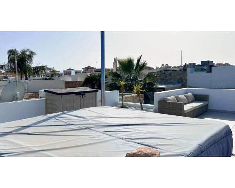 3 sypialnia Willa do wynajęcia w Orihuela Costa z basenem garażem - 2 300 € (Ref: 8611684)