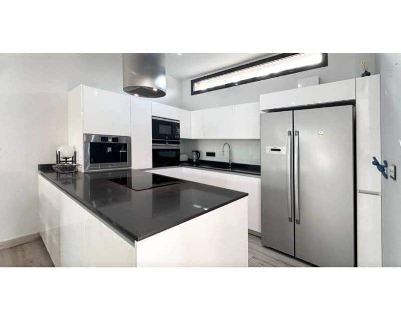 3 sypialnia Willa do wynajęcia w Orihuela Costa z basenem garażem - 2 300 € (Ref: 8611684)