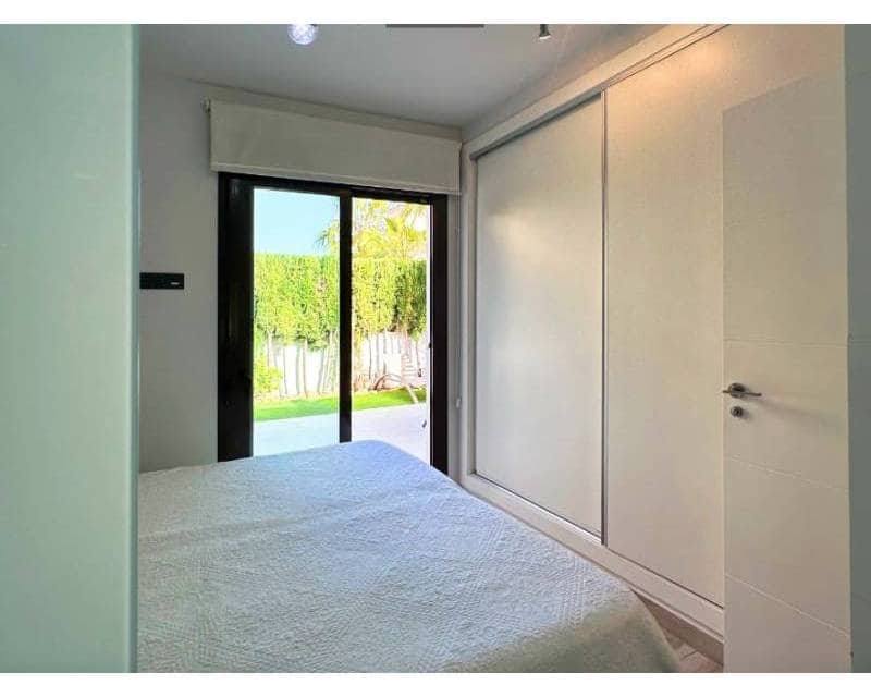 3 sypialnia Willa do wynajęcia w Orihuela Costa z basenem garażem - 2 300 € (Ref: 8611684)