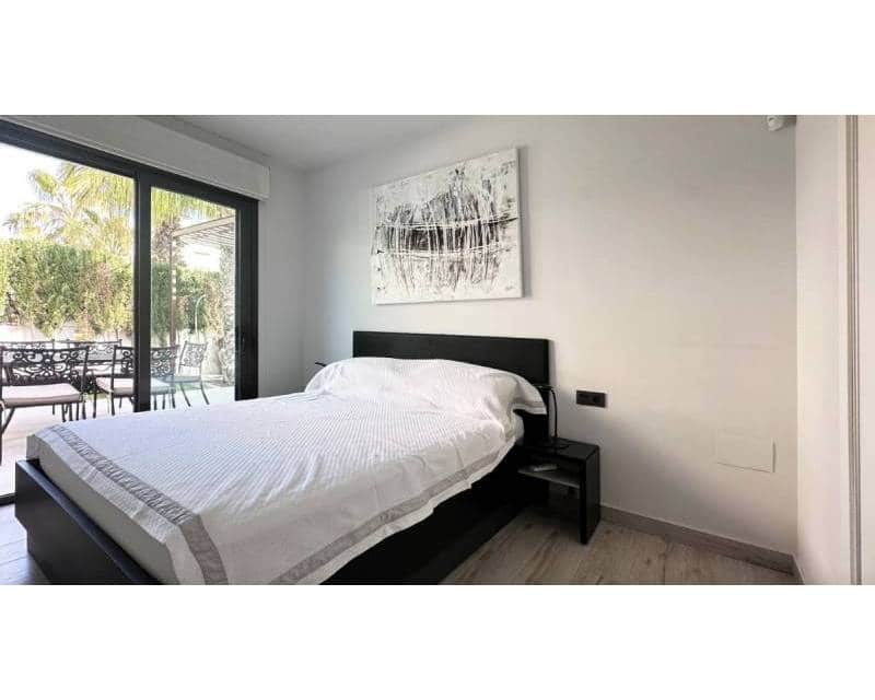 3 sypialnia Willa do wynajęcia w Orihuela Costa z basenem garażem - 2 300 € (Ref: 8611684)