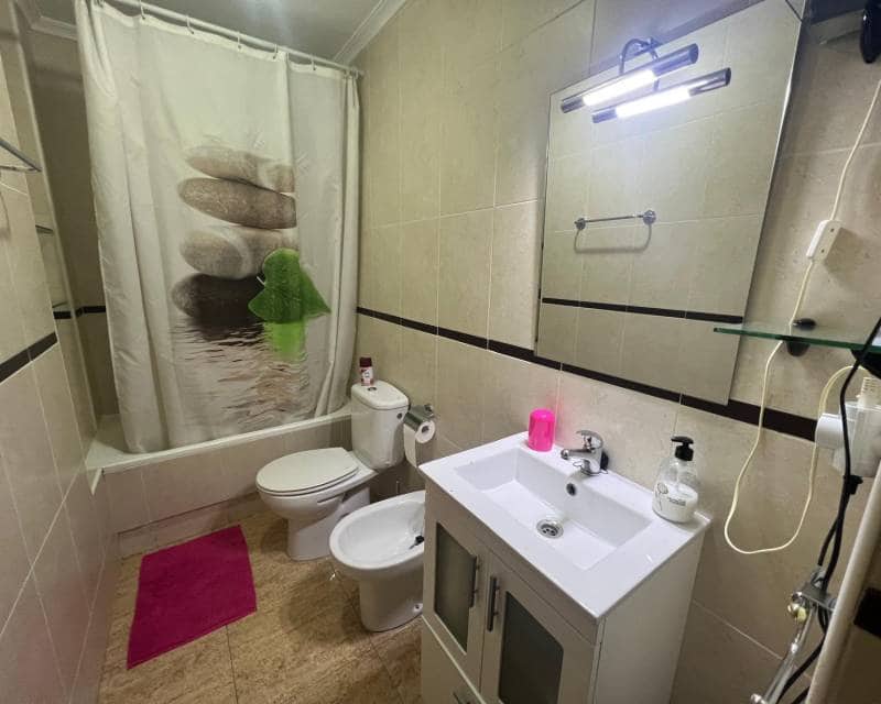 1 bedroom Penthouse for rent in Torrevieja with pool garage - € 625 (Ref: 8718493)