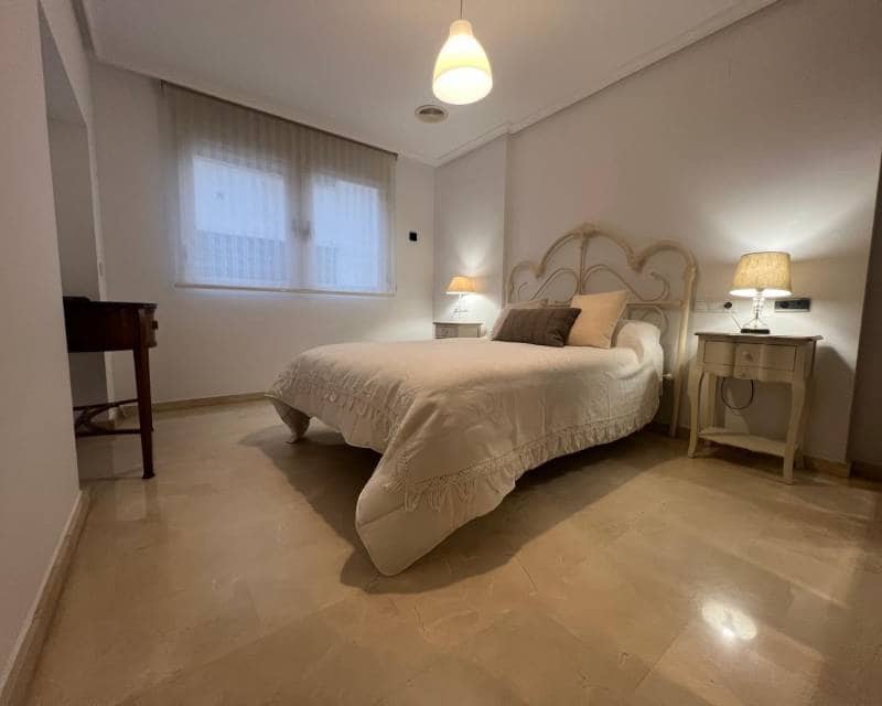 3 sypialnia Apartament do wynajęcia w Torrevieja z garażem - 1 100 € (Ref: 8751772)