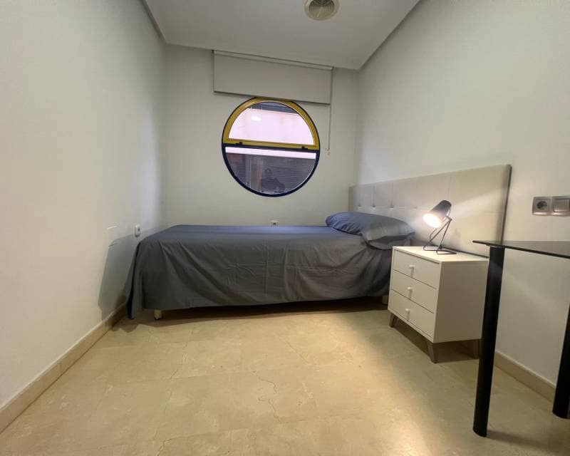 3 sypialnia Apartament do wynajęcia w Torrevieja z garażem - 1 100 € (Ref: 8751772)