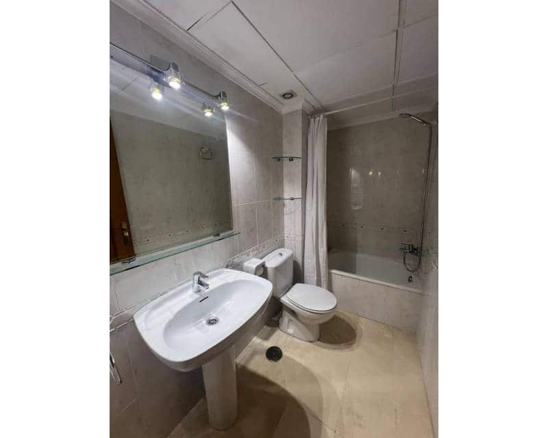 3 sypialnia Apartament do wynajęcia w Torrevieja z garażem - 1 100 € (Ref: 8751772)